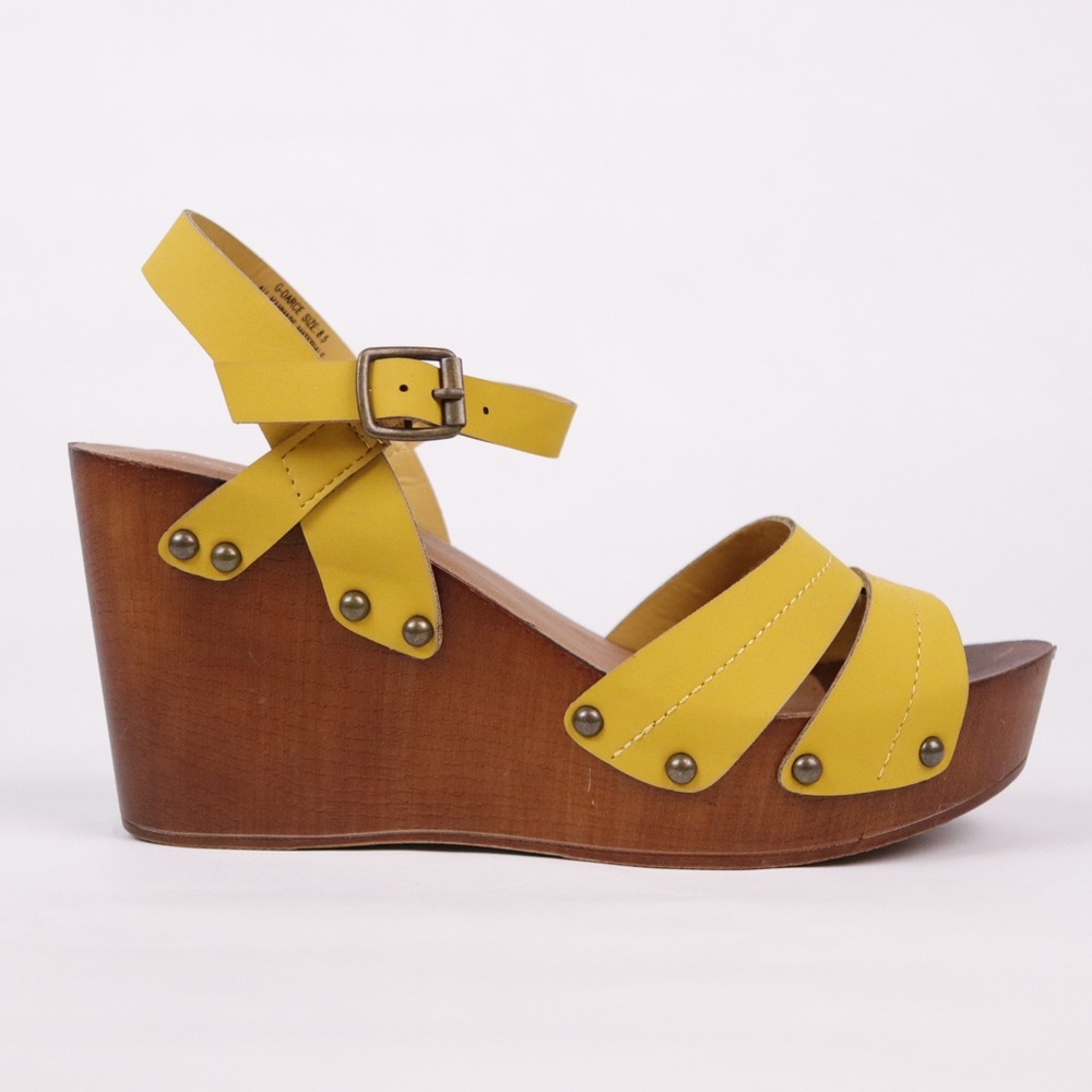 Madden Girl wedges mustard yellow g-darce 8.5